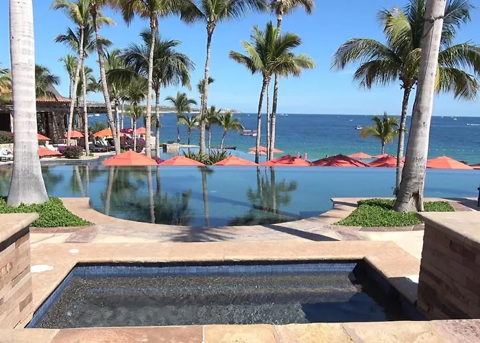 2 Bd 5-star Beachfront Paradise Сasa de vacaciones